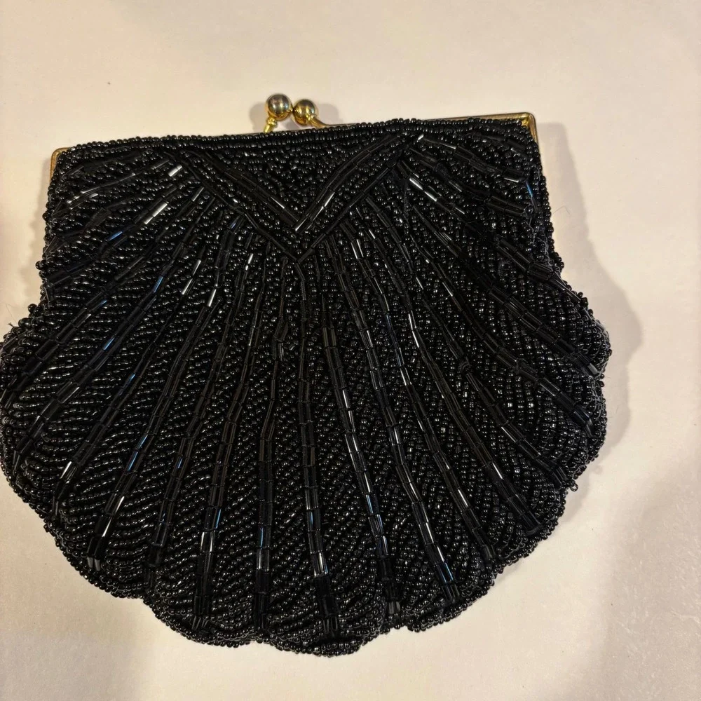 La Regale Black Beaded Shell Evening Clutch‎ Bag Vintage Kiss Lock Formal Purse